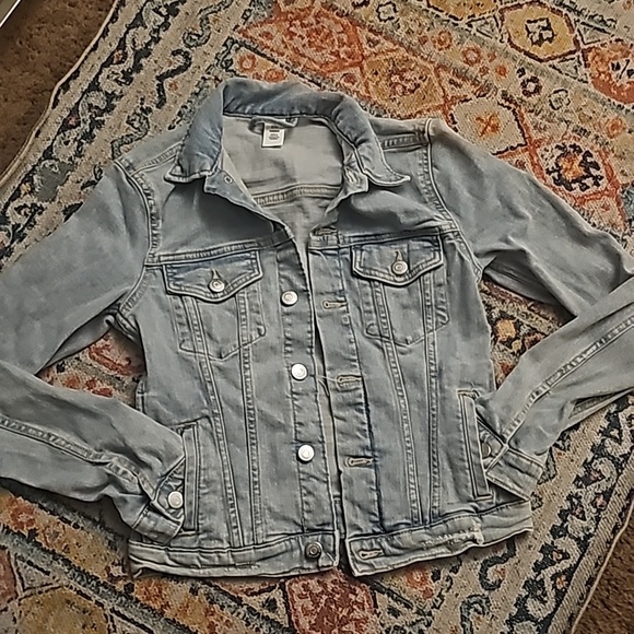 H&M Jackets & Blazers - Light blue denim jacket size xxs